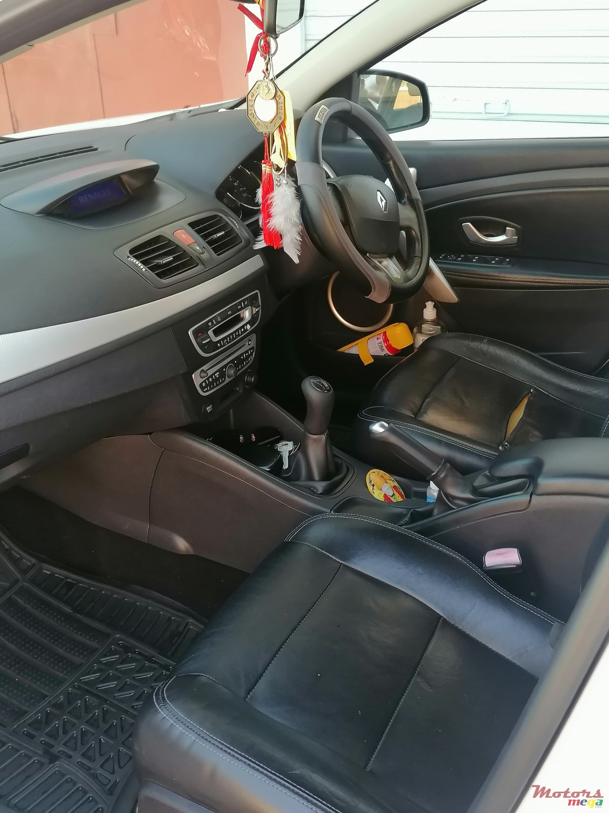 2013' Renault Fluence photo #3