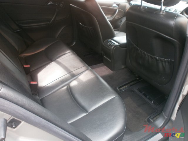 2004' Mercedes-Benz C180 Kompressor photo #5