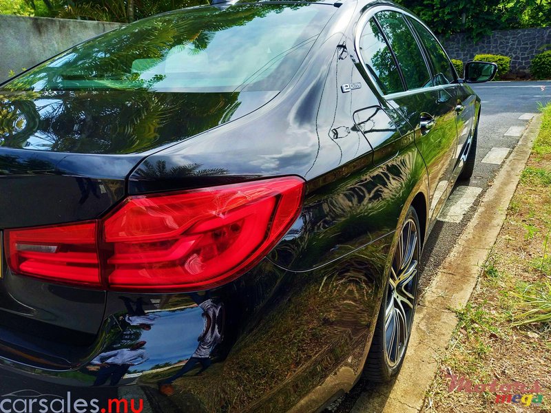 2018' BMW 530 e Luxury Line eDrive photo #4