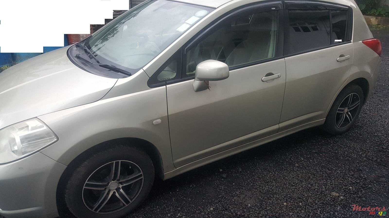 2006' Nissan Tiida Saloon photo #5