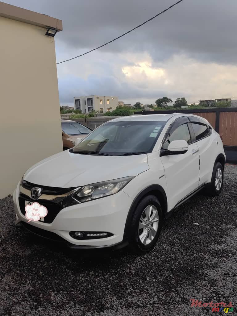 2014' Honda HR-V Vezel photo #2