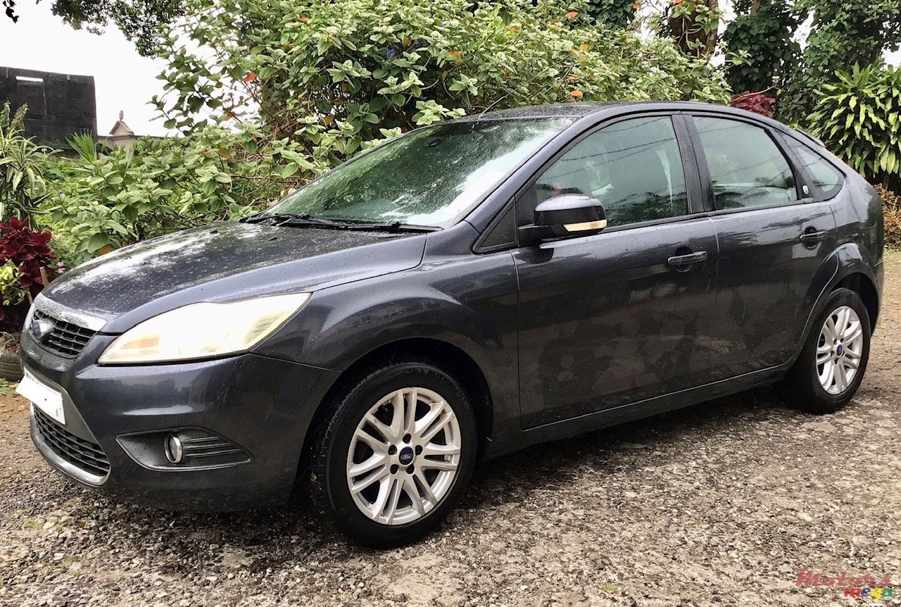 2011' Ford Focus Ghia pack photo #3