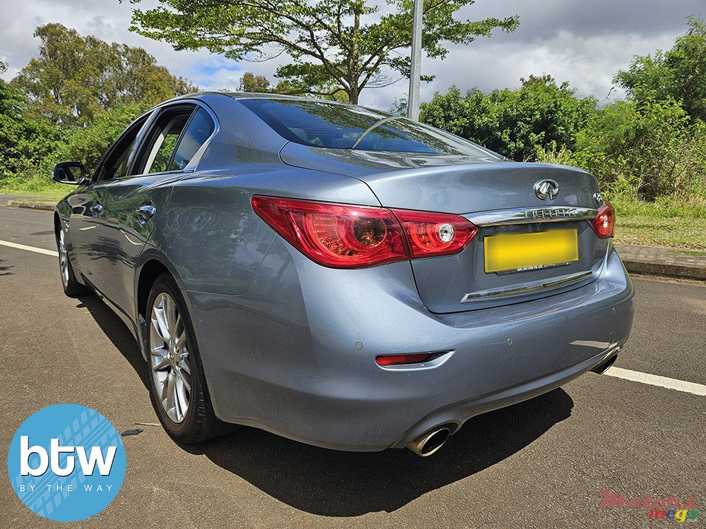 2017' Infiniti Q50 photo #3