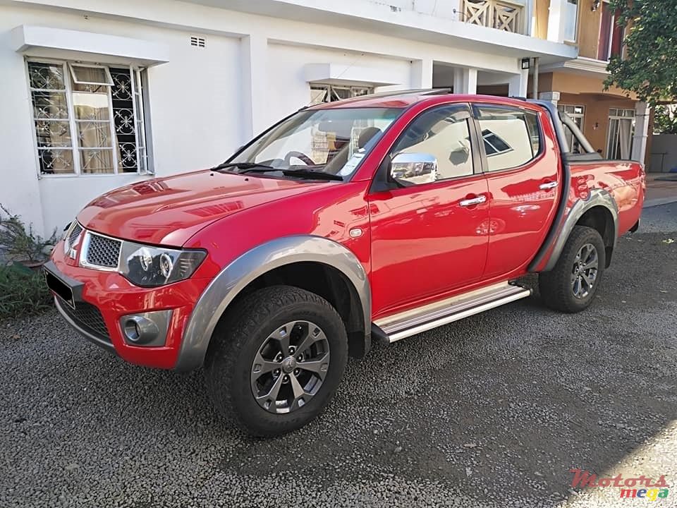 2010' Mitsubishi L 200 Sportero photo #2