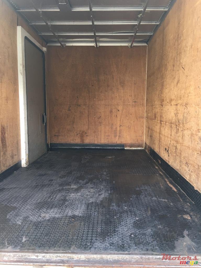 2010' Nissan photo #1