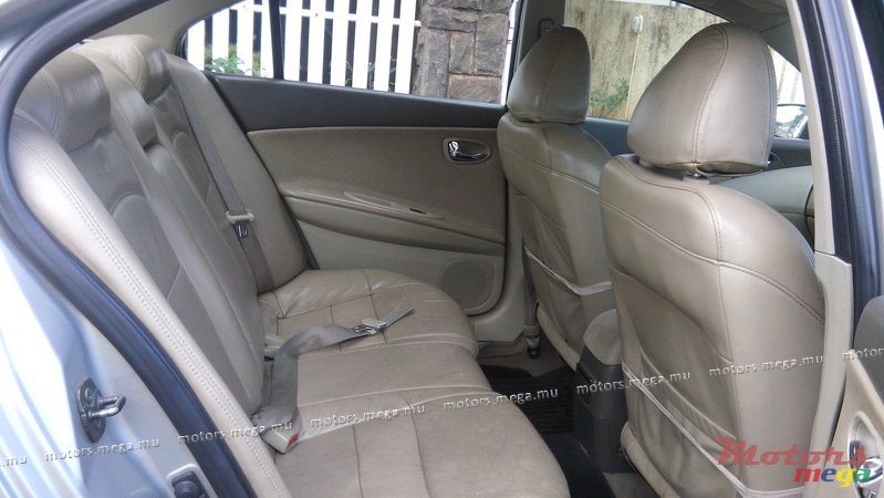 2004' Nissan Primera photo #3