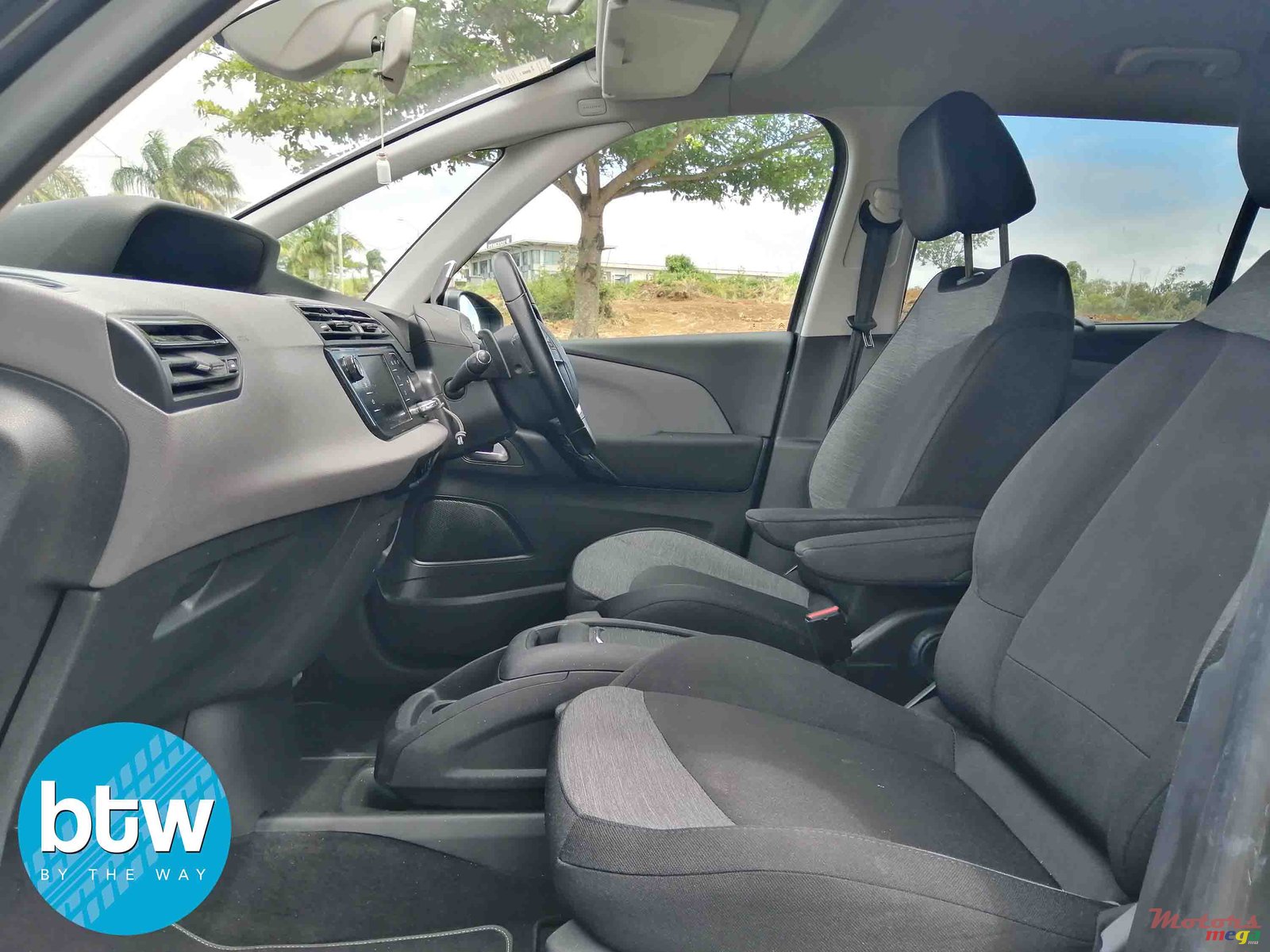 2017' Citroen C4 Picasso photo #5