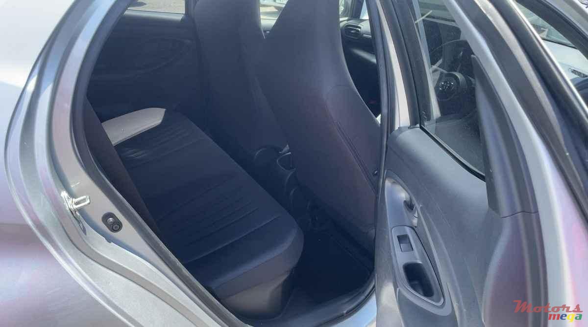 2021' Toyota Yaris photo #5