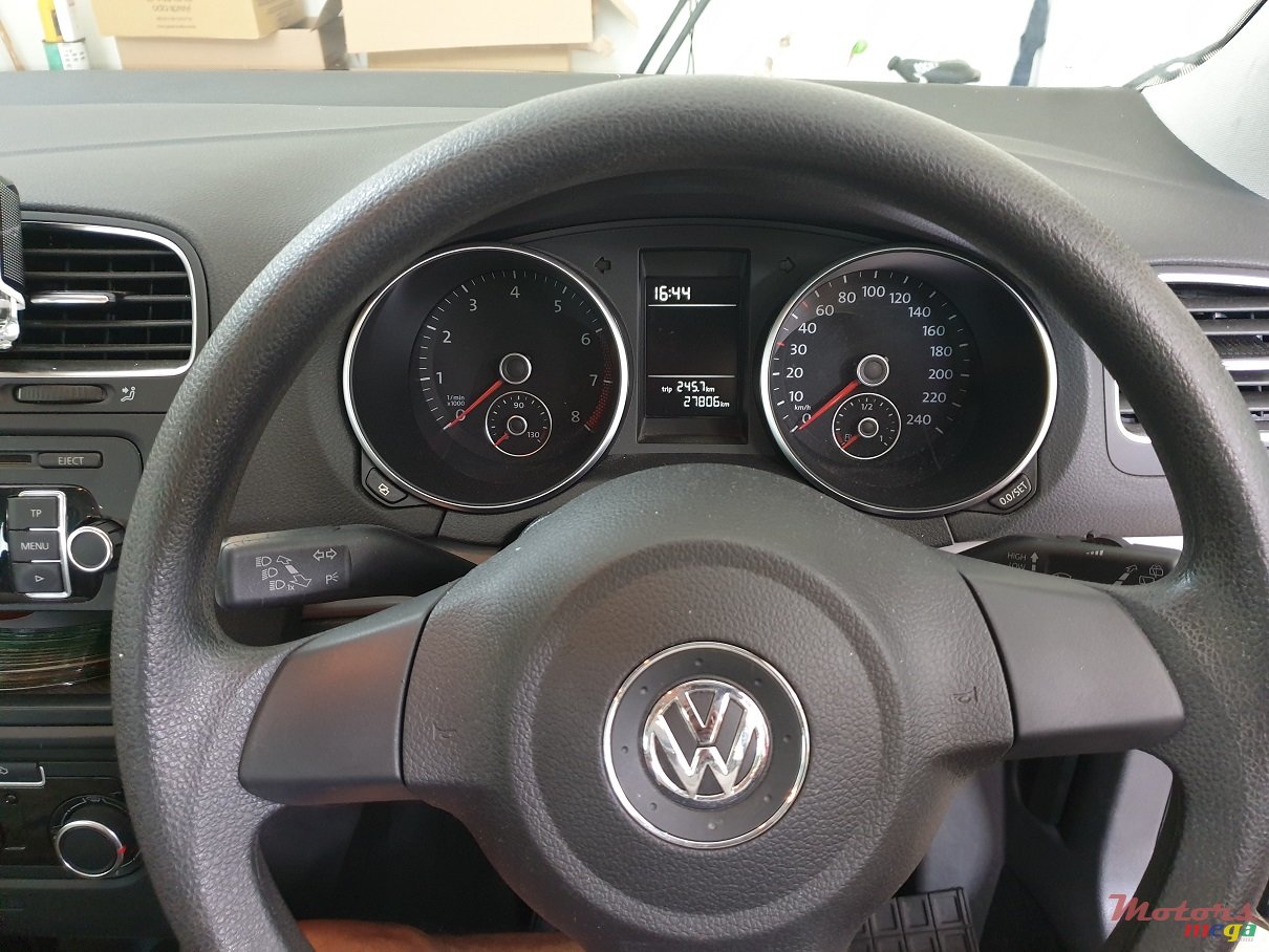 2012' Volkswagen Golf VI photo #3