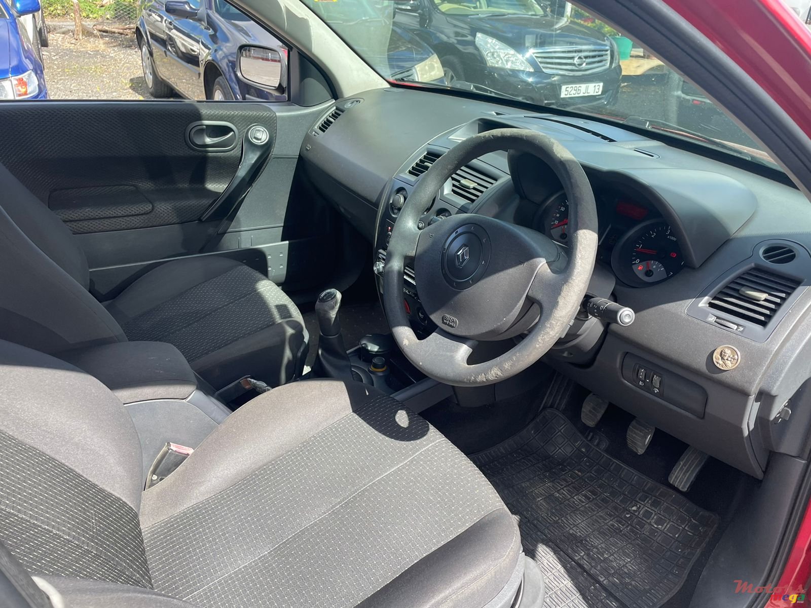 2005' Renault Megane photo #3