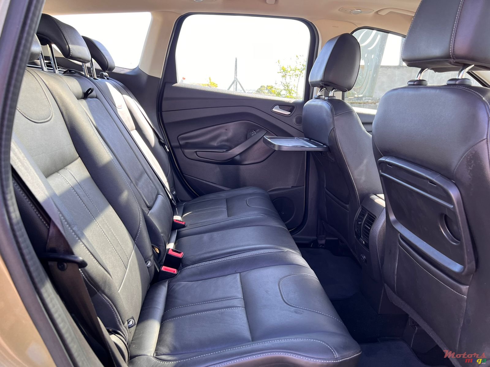 2014' Ford Kuga photo #5