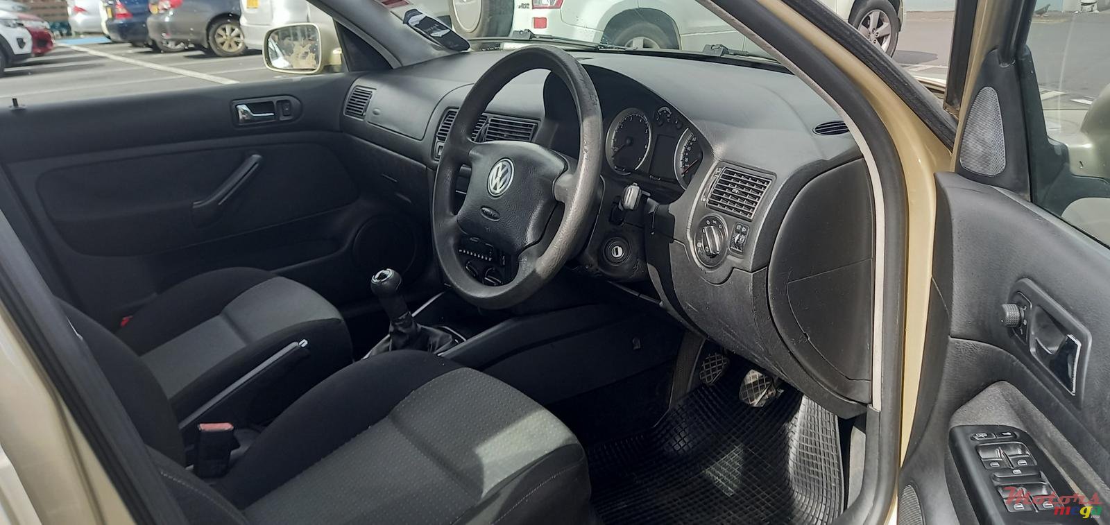 2005' Volkswagen Golf IV photo #5