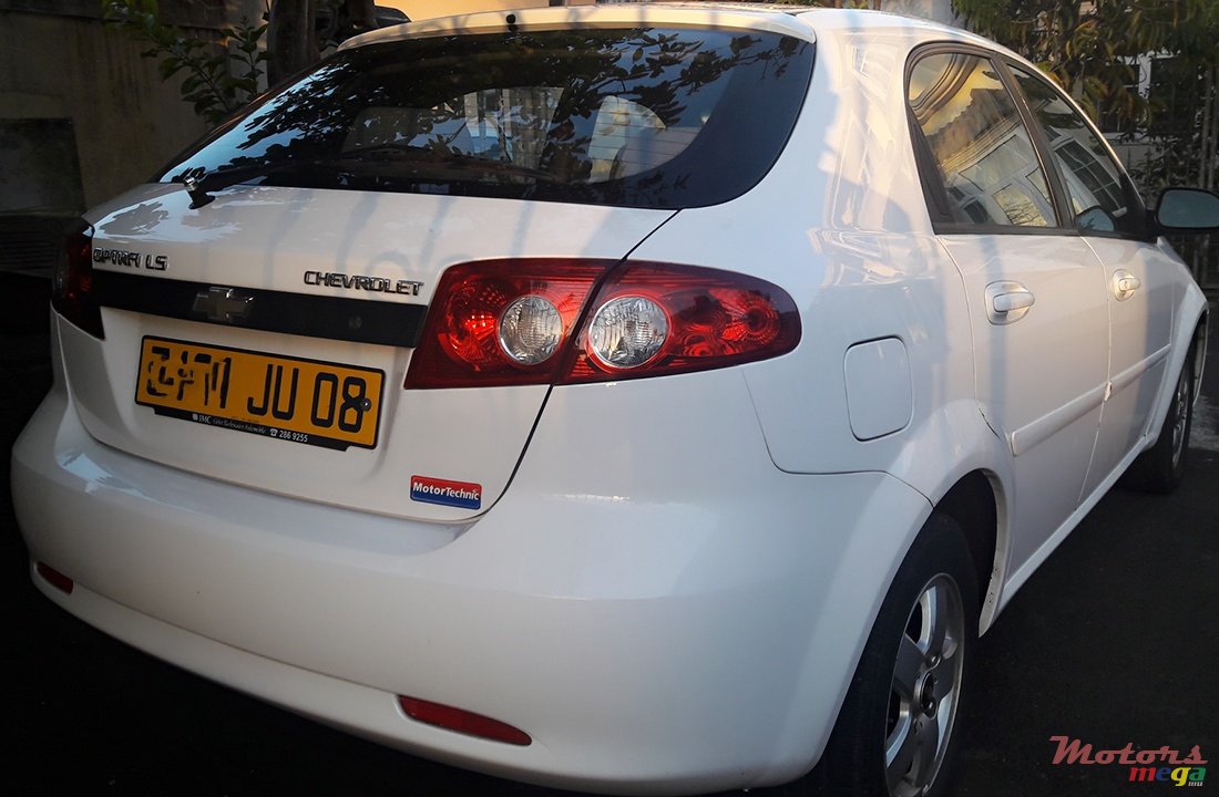 2008' Chevrolet Optra photo #2