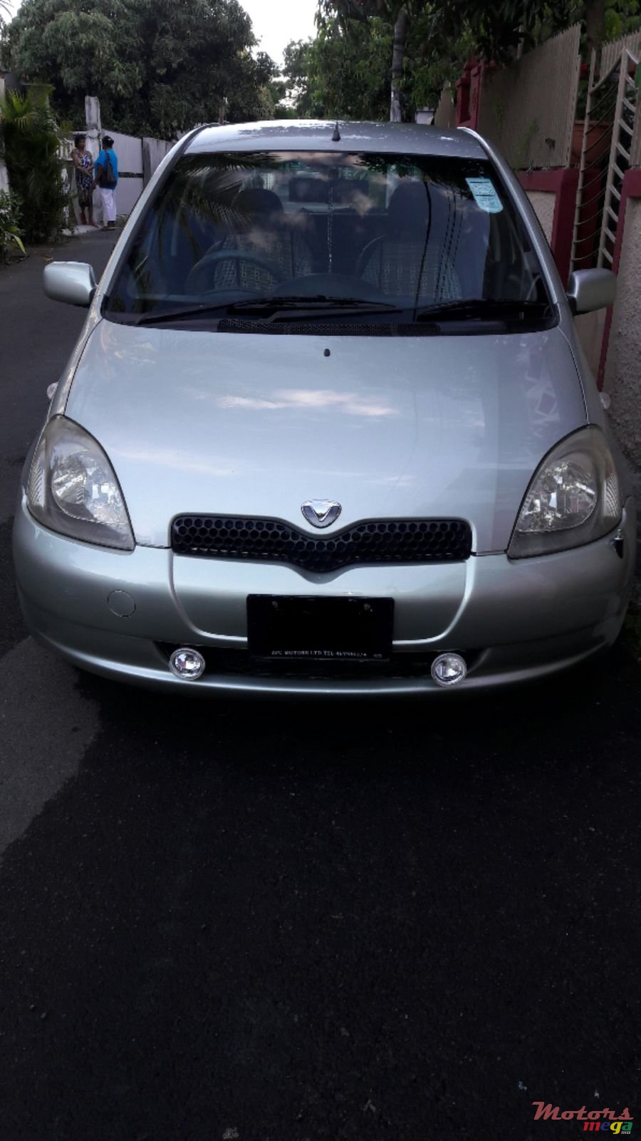 2001' Toyota Vitz D'origine photo #1