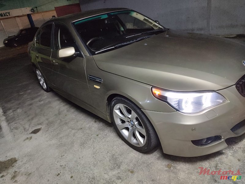 2007' BMW 525 photo #2
