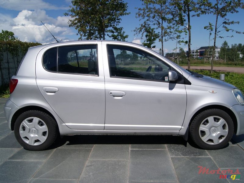 2005' Toyota Yaris 1.0 photo #1