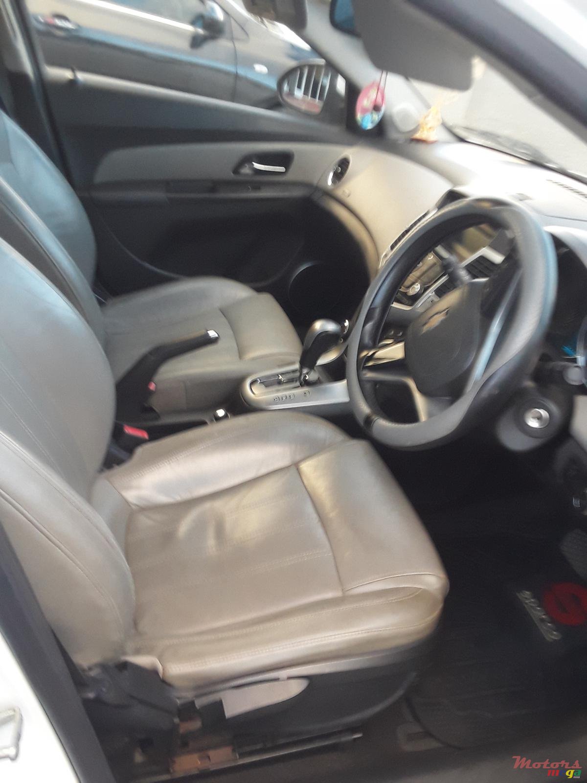 2013' Chevrolet Cruze photo #5