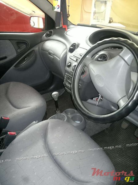 2000' Toyota Yaris VITZ MANUAL photo #6