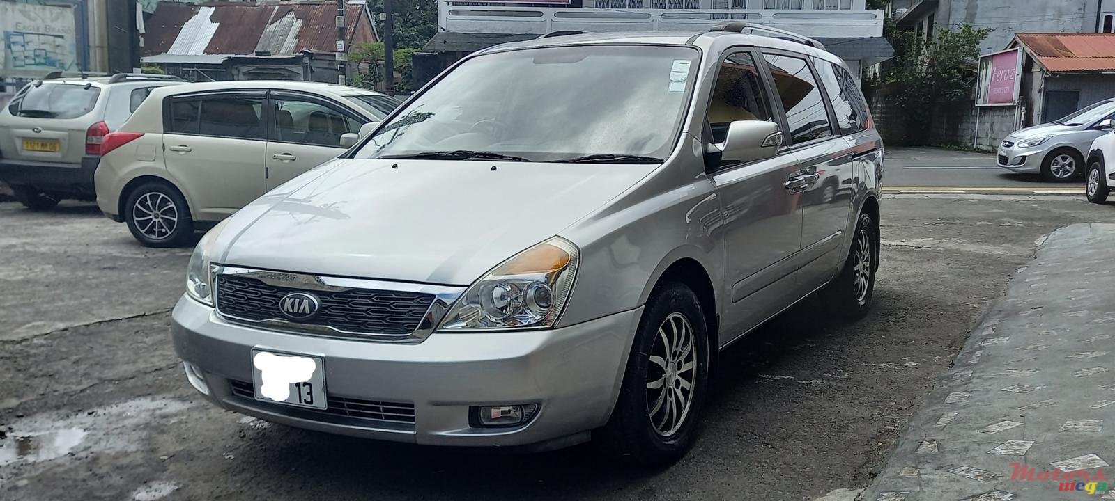 2013' Kia Carnival photo #1