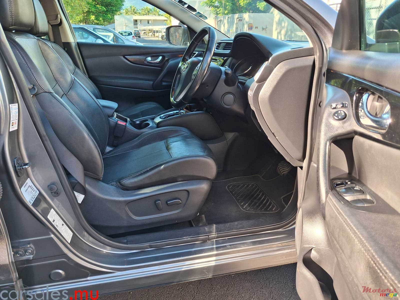 2015' Nissan Qashqai 1.6 Tekna photo #5