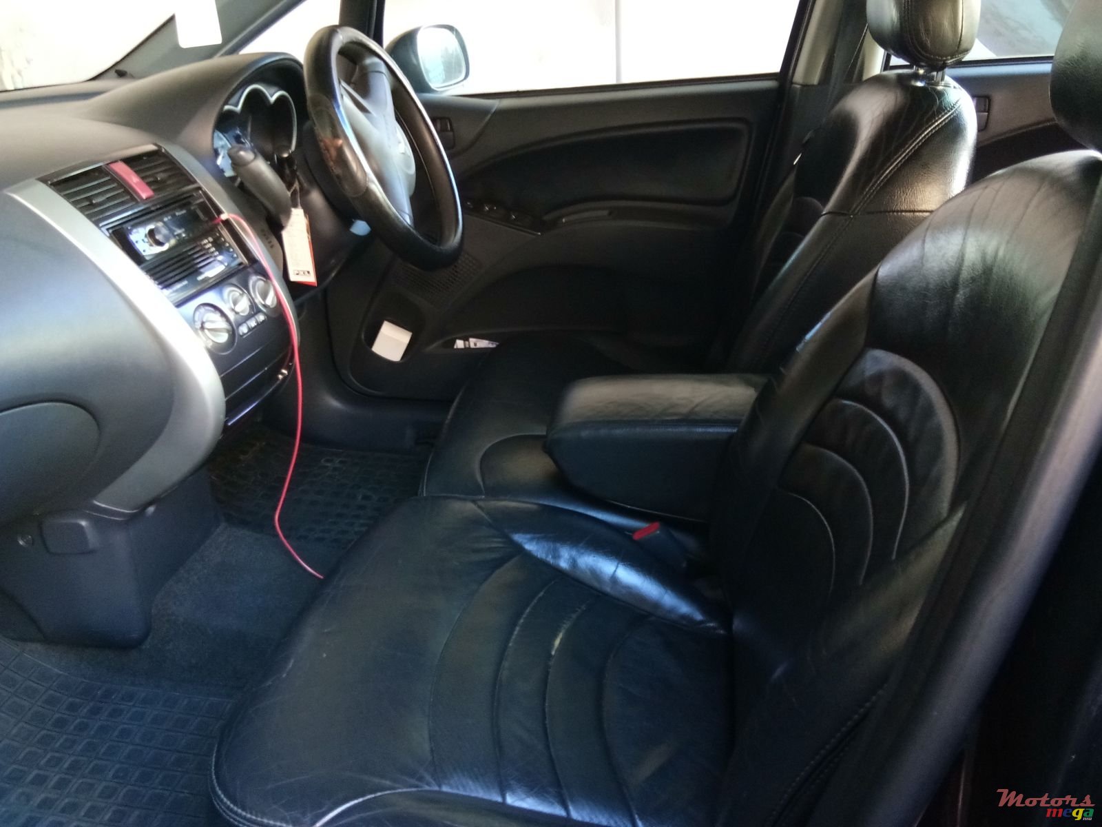 2005' Mitsubishi Colt photo #1