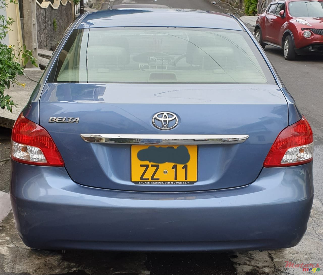 2011' Toyota Yaris photo #1