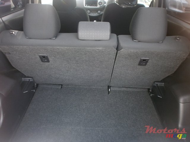 2013' Toyota XA Vitz JAPAN photo #4