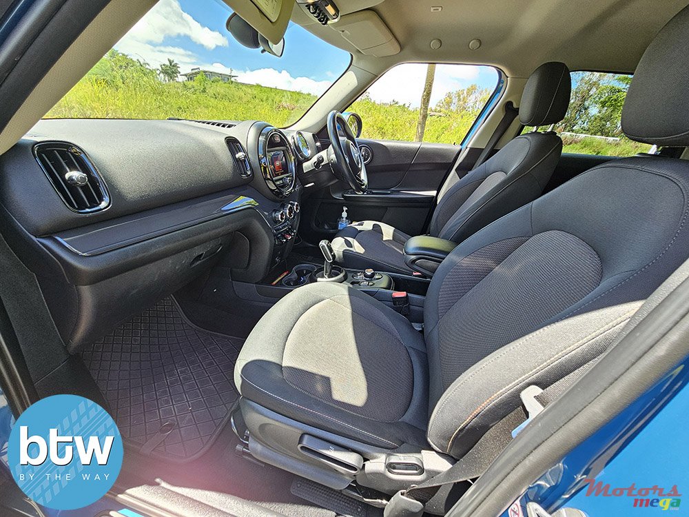 2019' MINI Countryman One photo #5