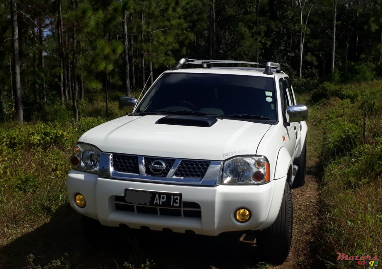 2013' Nissan NP300 Hardbody photo #1