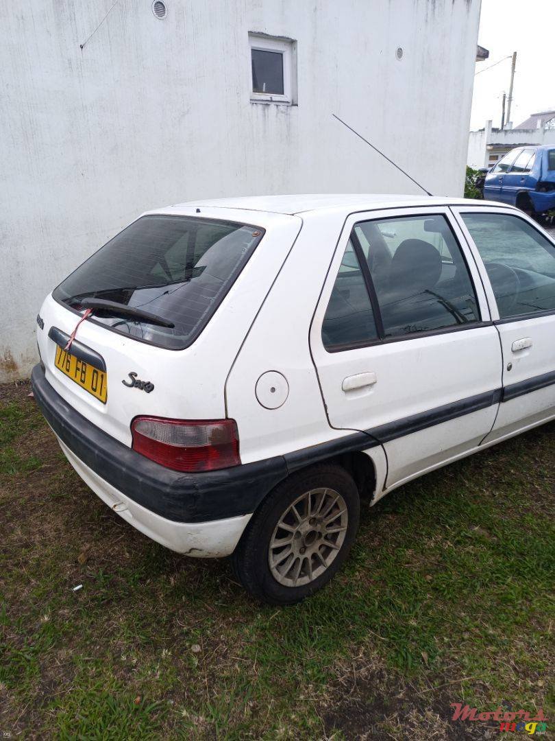 2001' Citroen Saxo photo #2