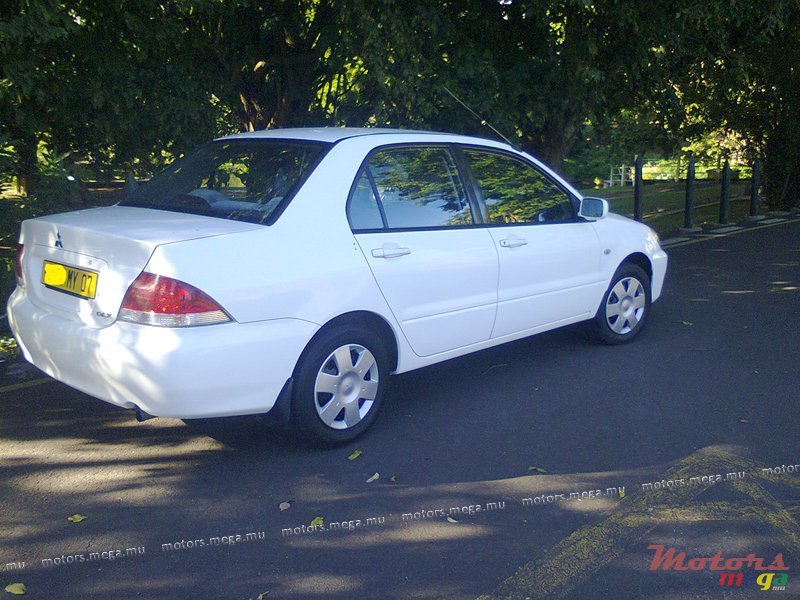 2007' Mitsubishi GLx photo #1