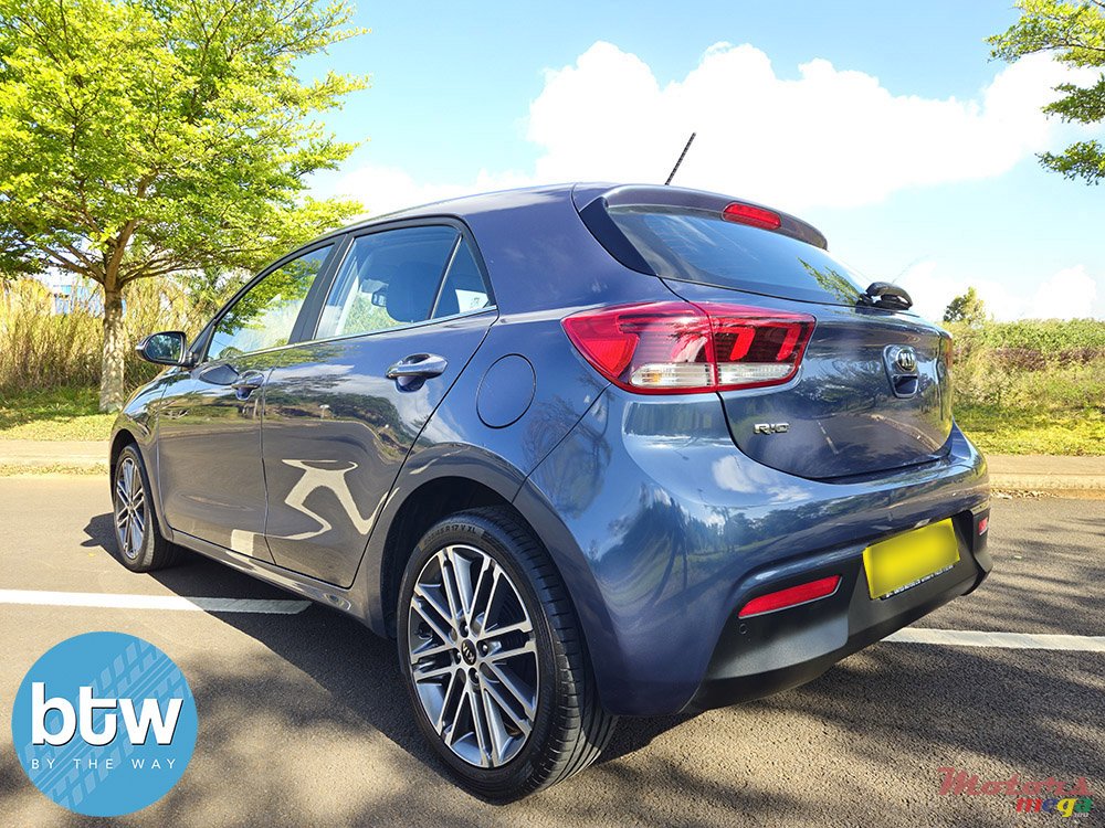 2020' Kia Rio photo #4