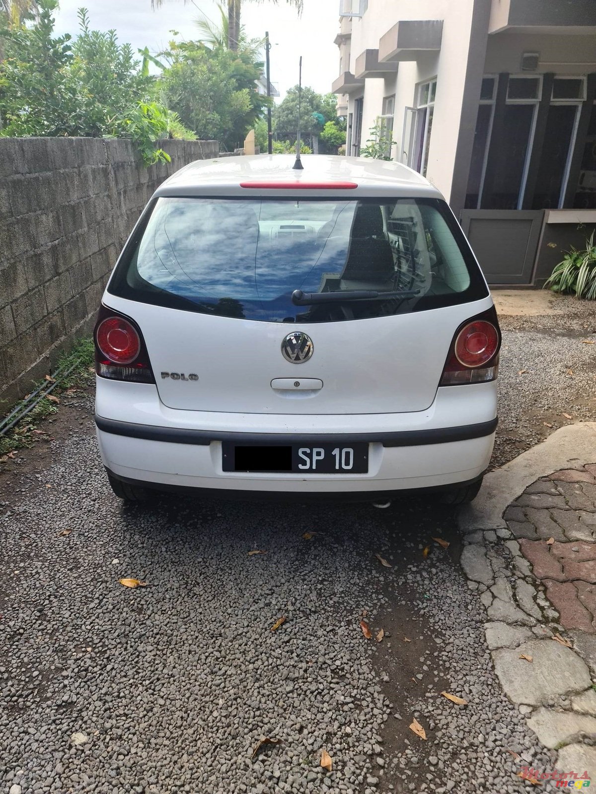 2010' Volkswagen Polo photo #6