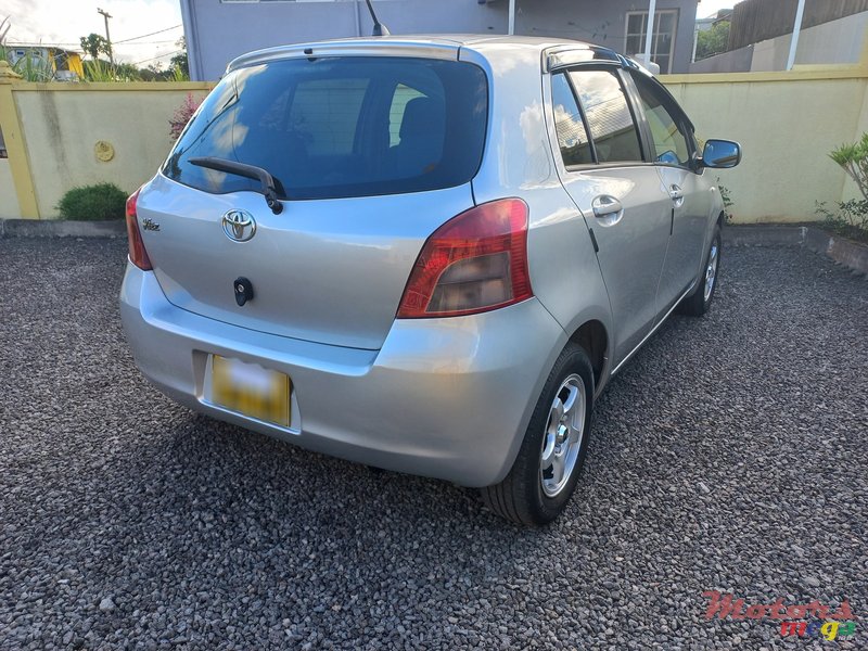 2006' Toyota Vitz Automatic photo #7