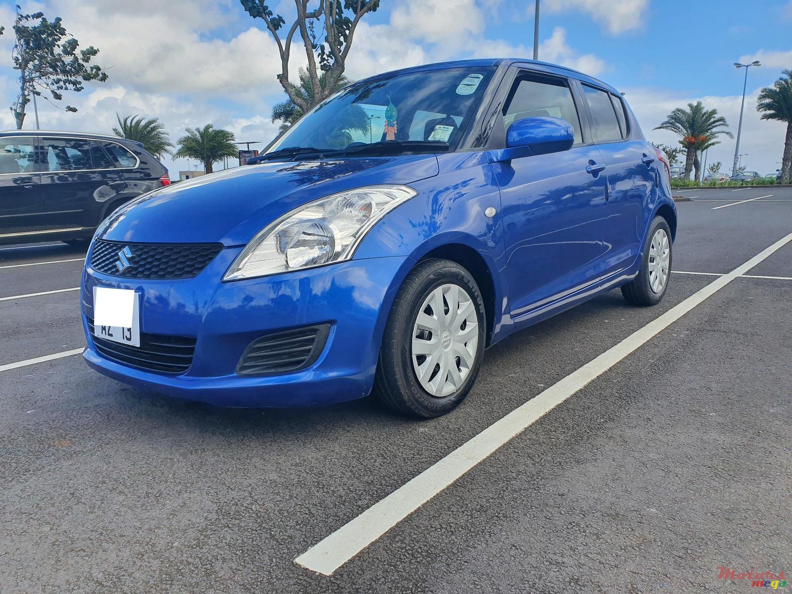 2013' Suzuki Swift photo #1