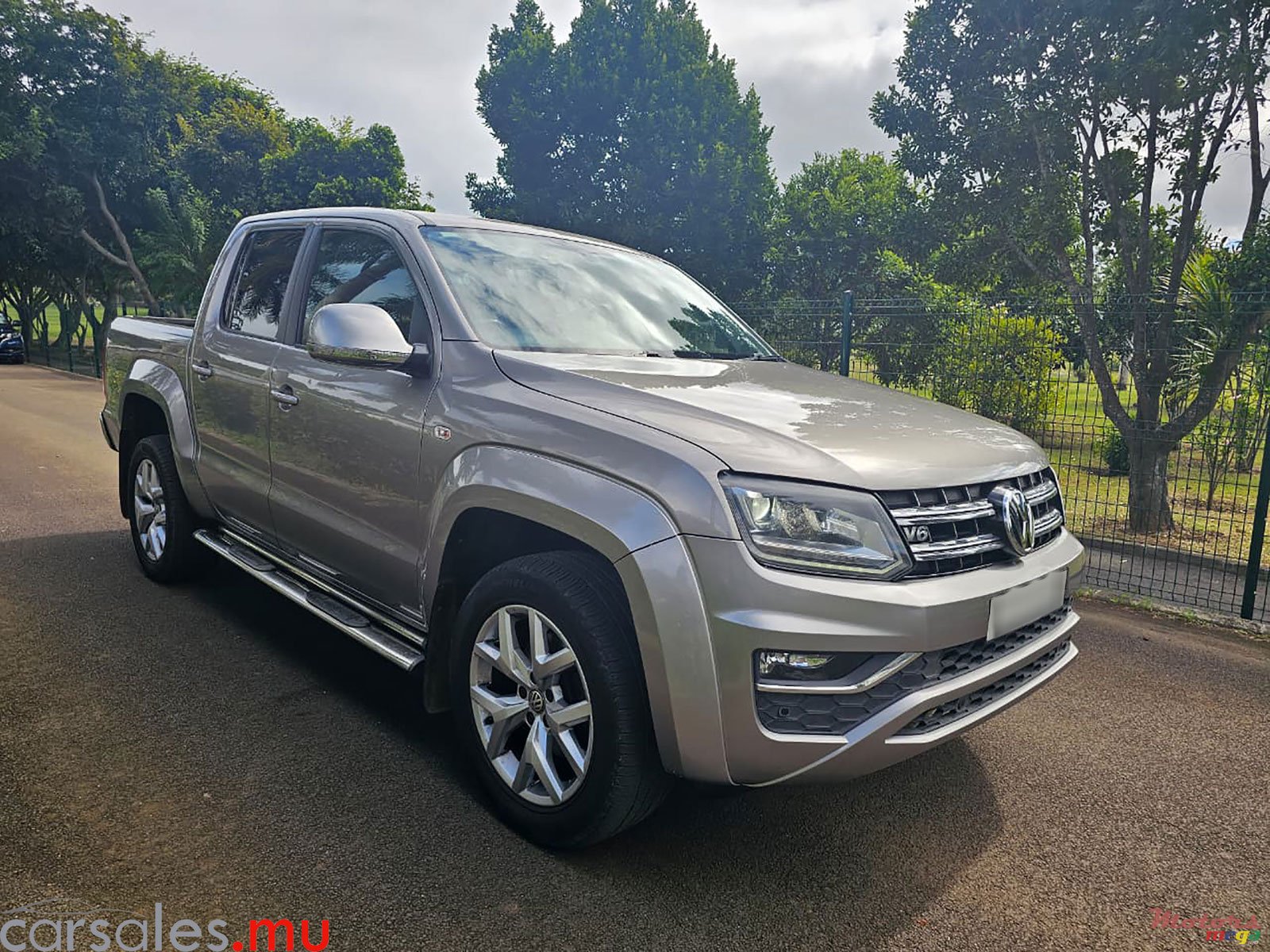 2018' Volkswagen Amarok 3.0 V6 TDI 4motion photo #2