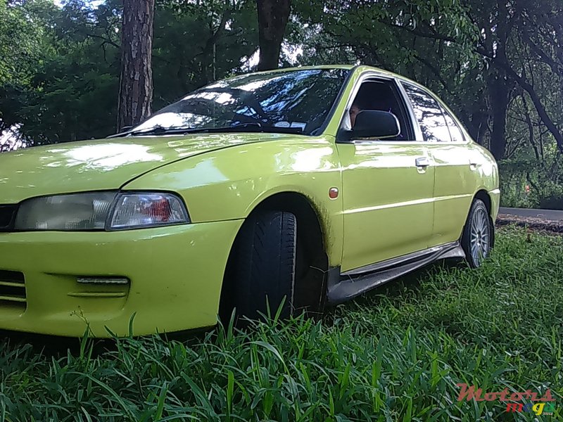 1997' Mitsubishi Lancer Light photo #1