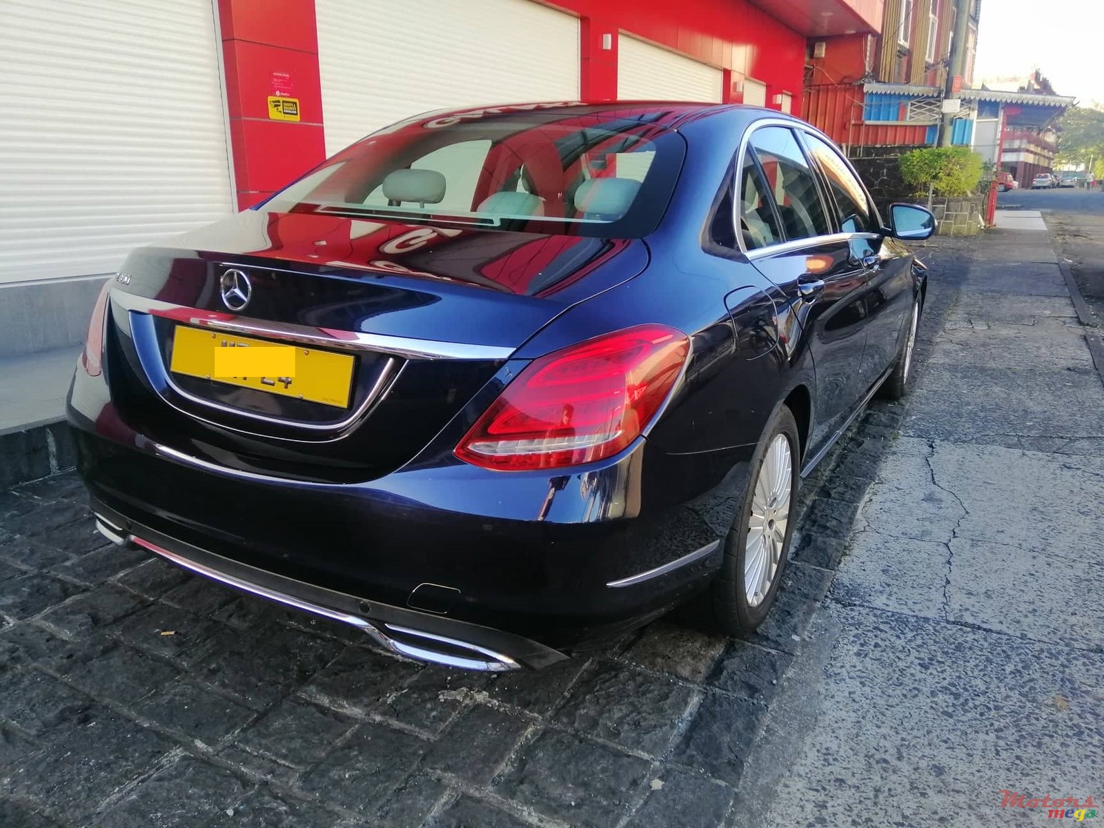 2014' Mercedes-Benz C-Class Luxury C180 photo #3