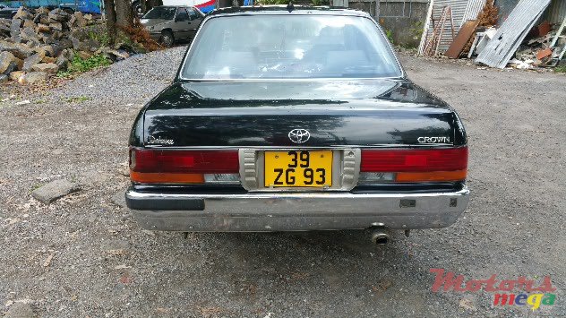 1993' Toyota Crown photo #2