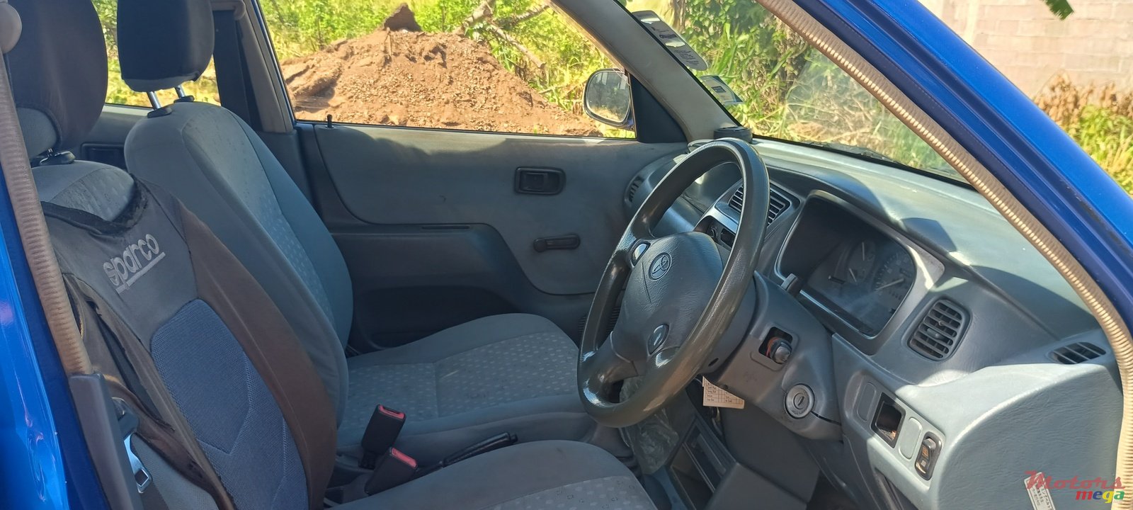 2000' Toyota photo #4