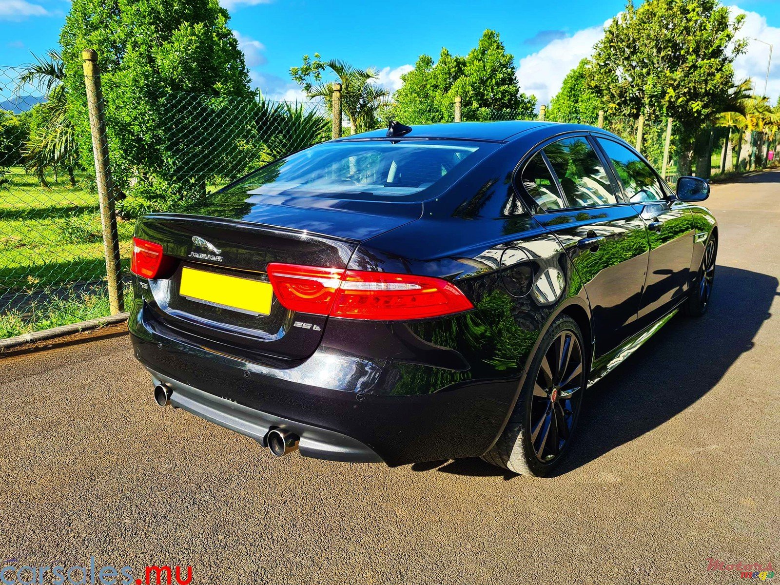 2016' Jaguar XE 25t R-Sport photo #4