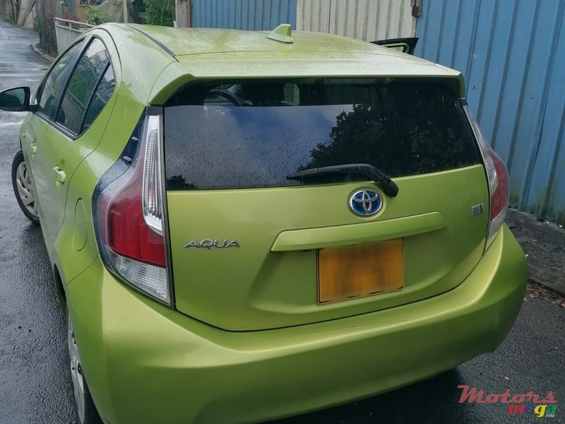 2015' Toyota Aqua photo #3