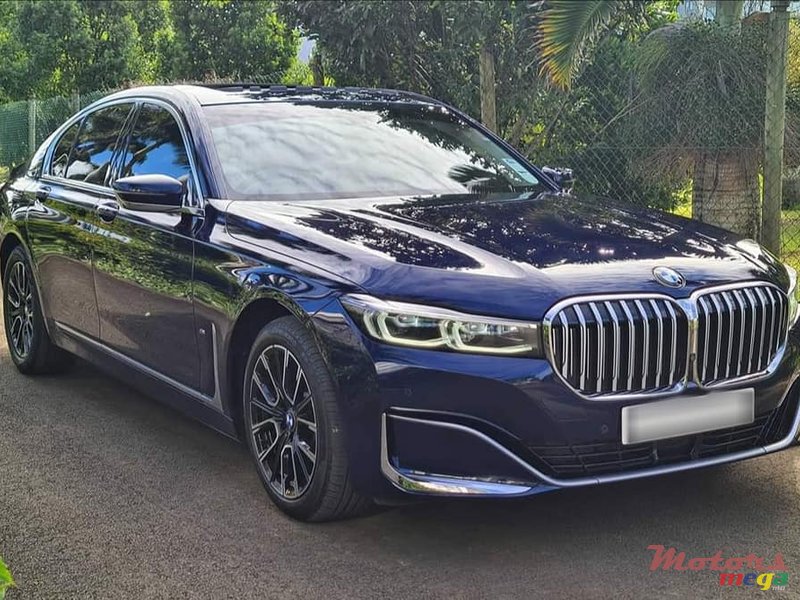 2020' BMW 7 Series 745e photo #3