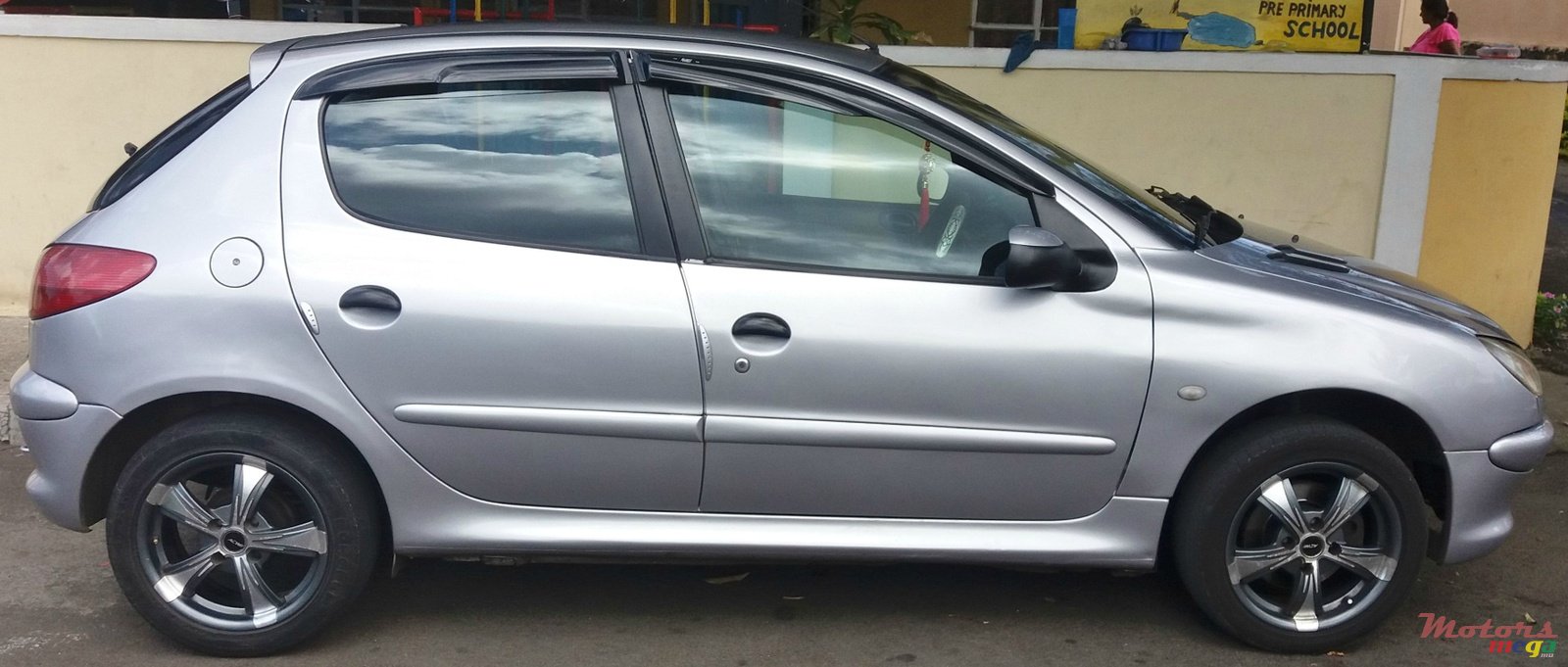 2000' Peugeot 206 photo #2