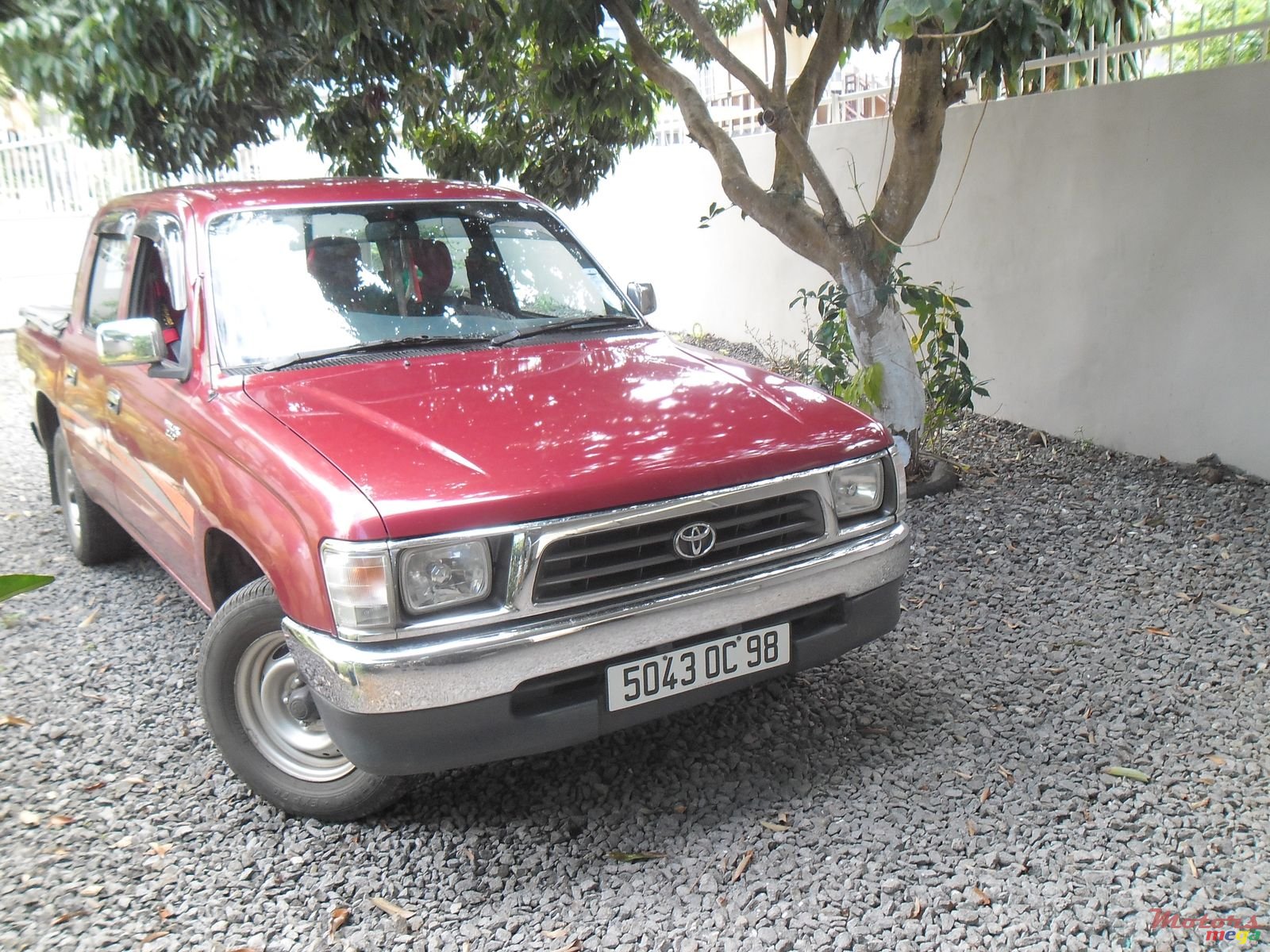 1998' Toyota Hilux photo #2