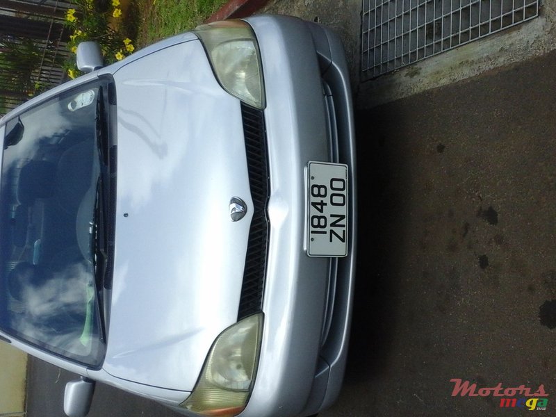 2000' Toyota platz photo #4