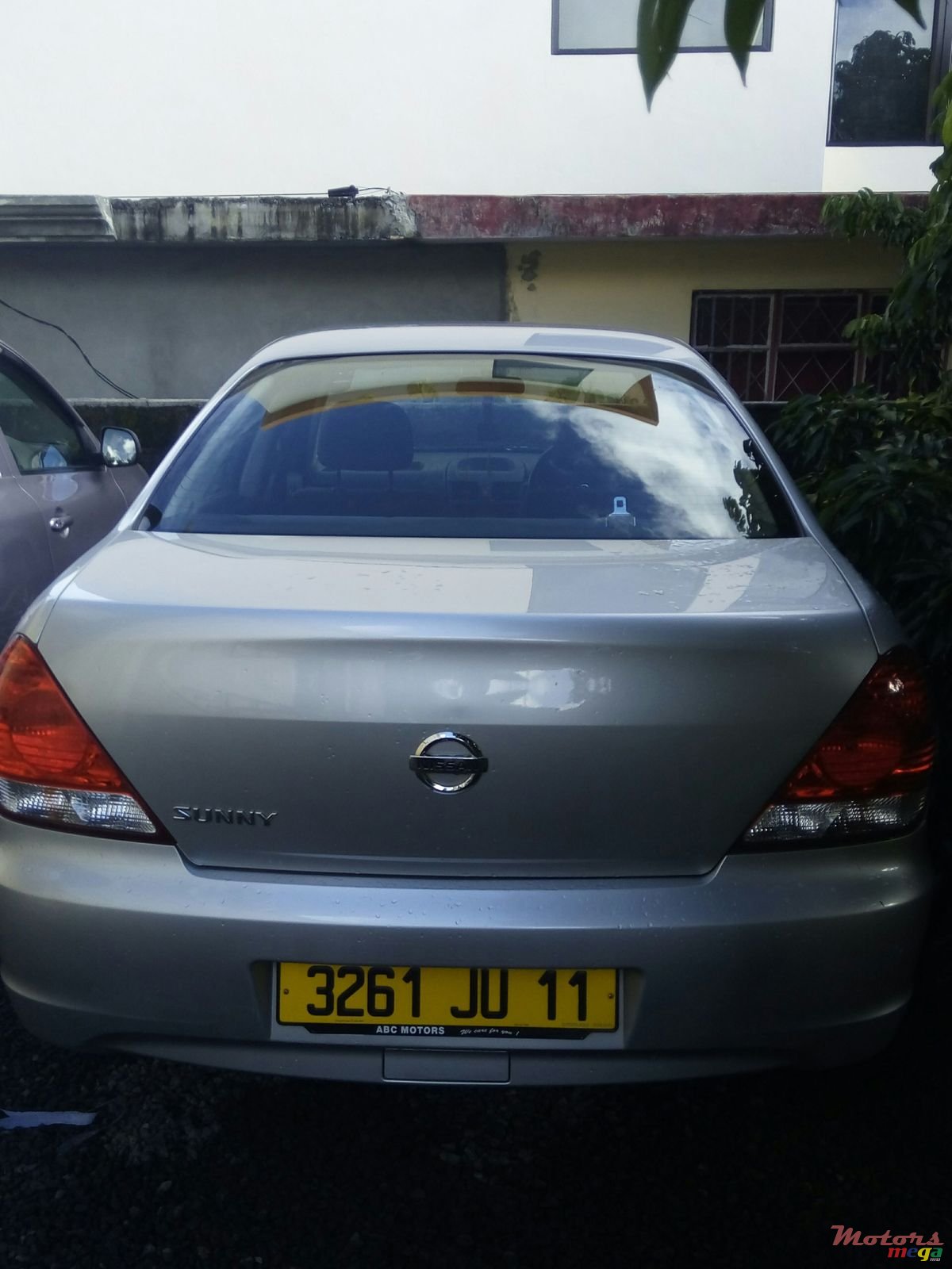 2011' Nissan Sunny photo #2