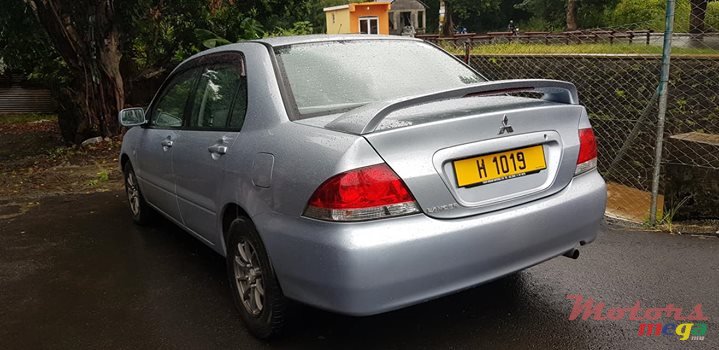 2007' Mitsubishi Lancer photo #2