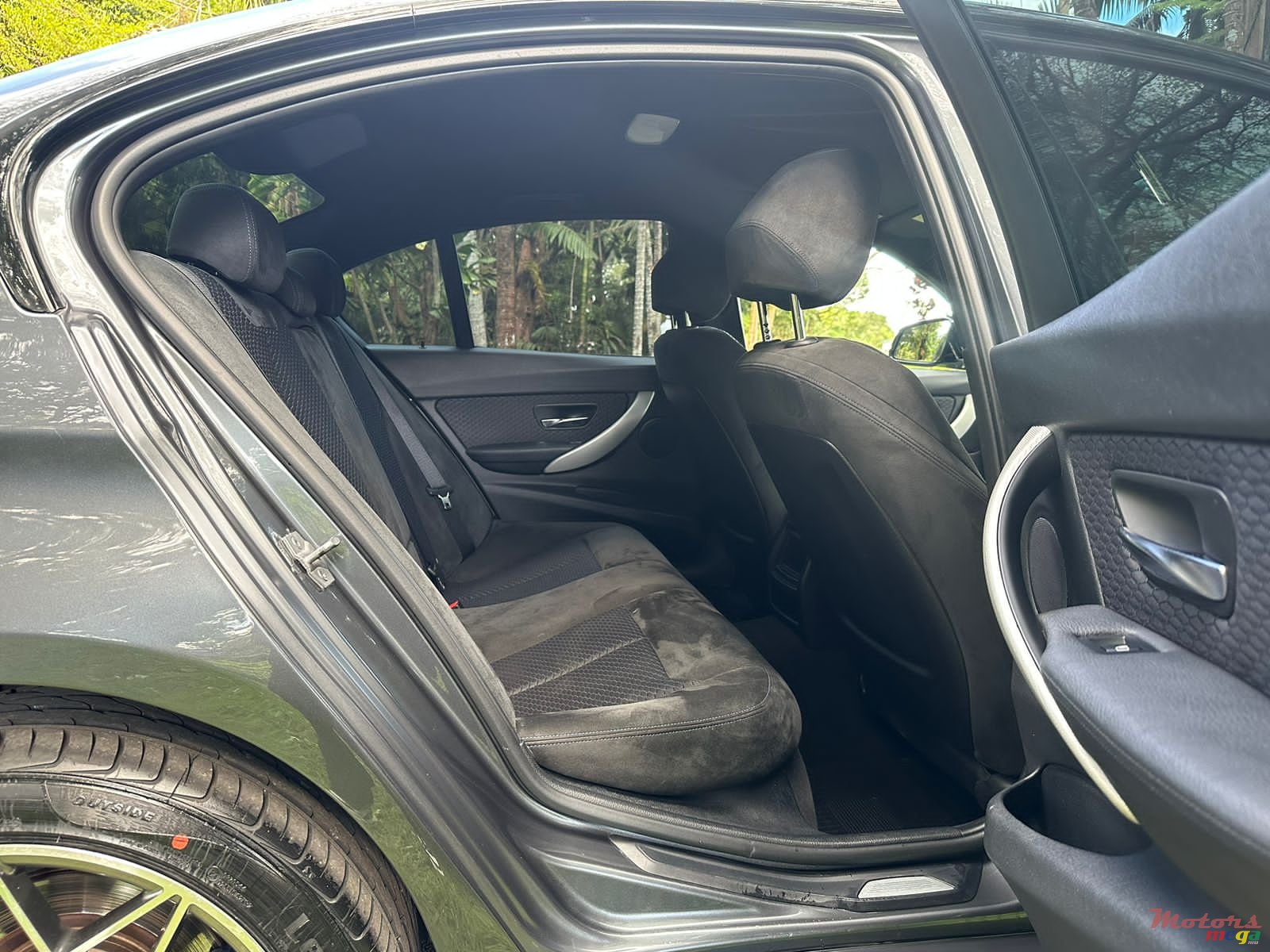 2014' BMW 316i M Sport photo #7