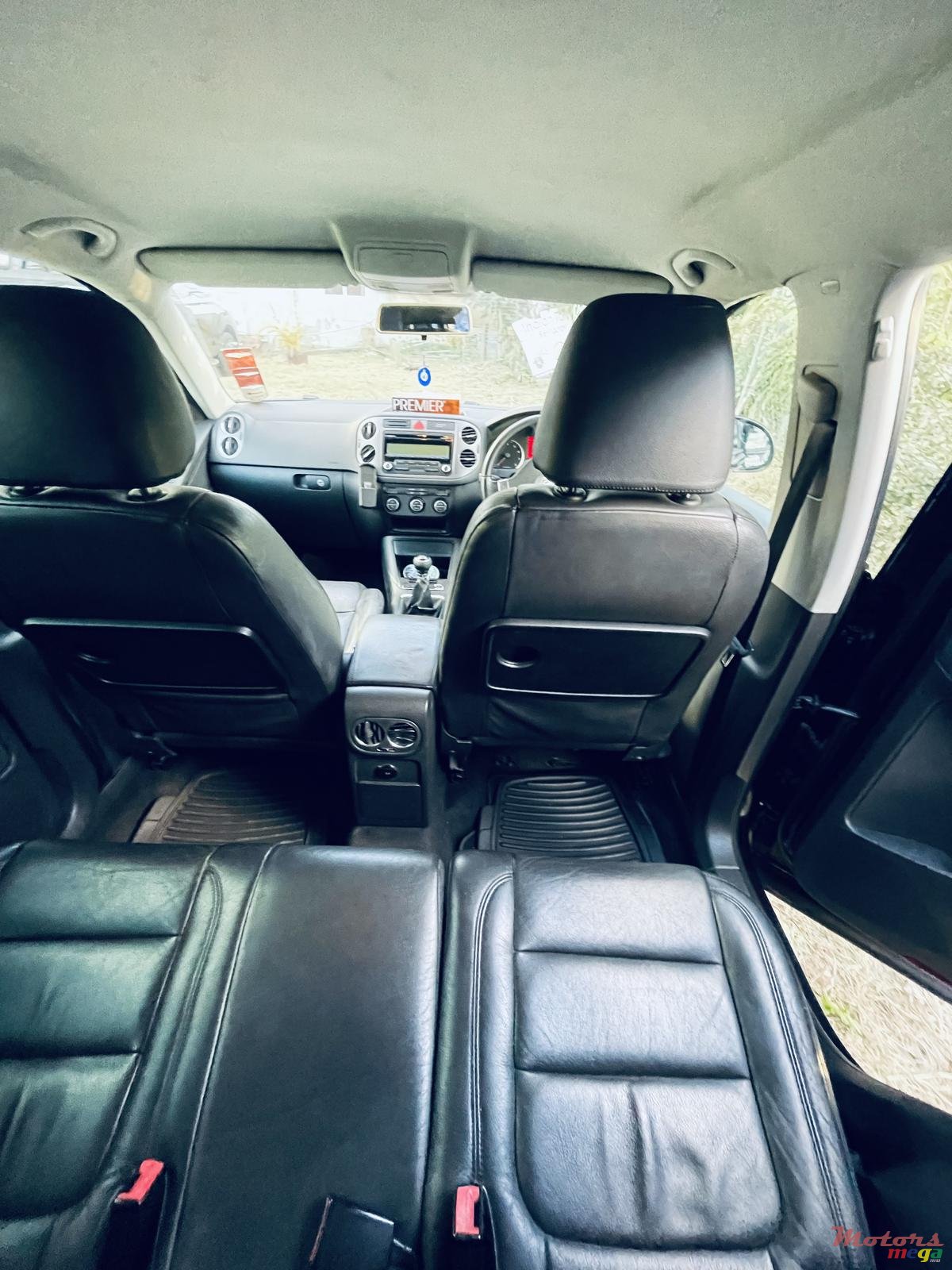 2009' Volkswagen Tiguan photo #4